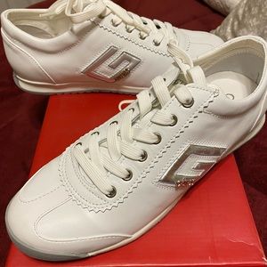 New Women’s Guess Sneakers